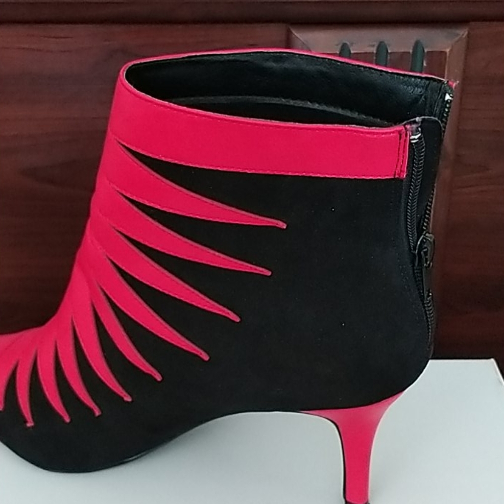 Ashro Greccia Bootie Boots - Picture 3 of 9